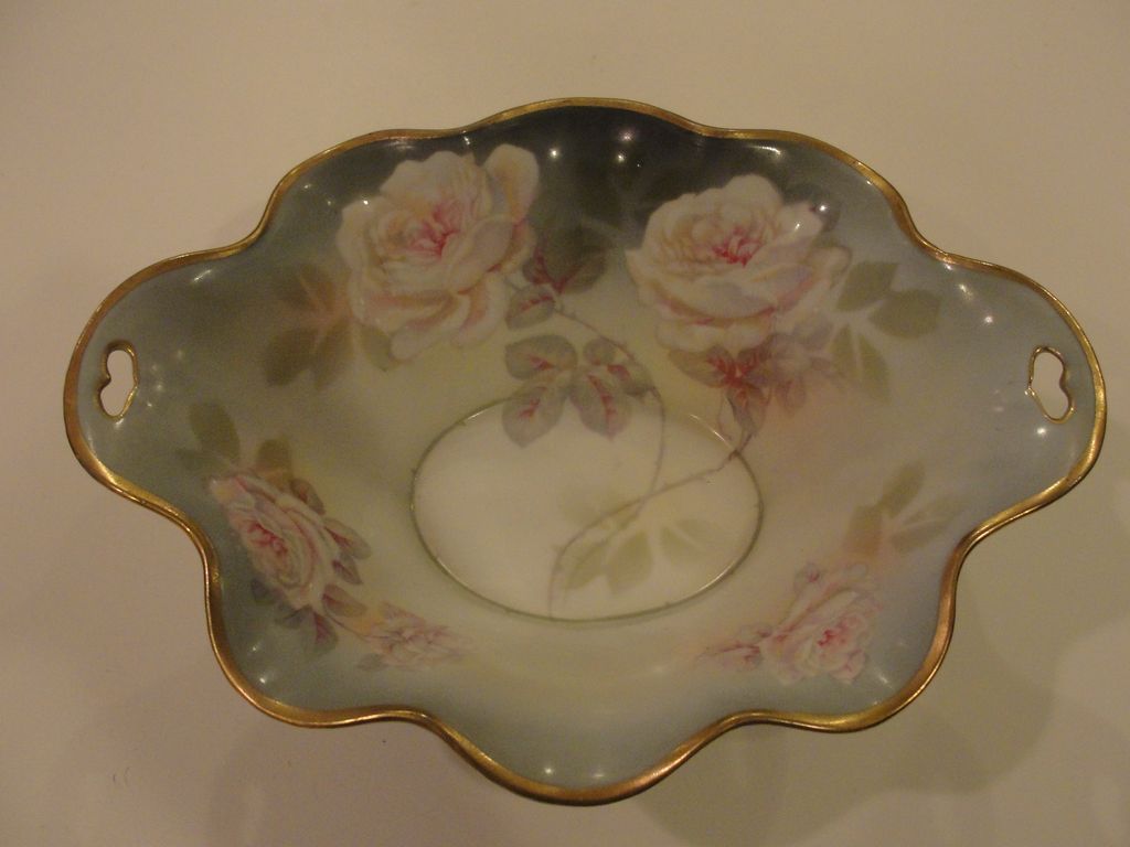 Elegant Roses Decorated Rs Germany Rs Prussia Porcelain Footed Bowl